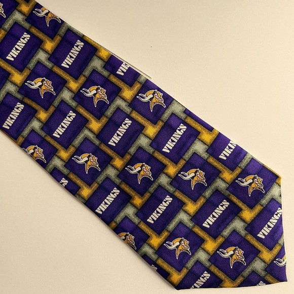 NFL VIKINGS Novelty Tie Purple & Gold NWOT - Picture 1 of 3
